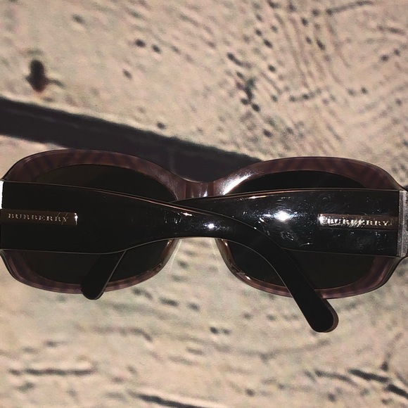 Burberry Sunglasses in Black - Picture 12 of 12